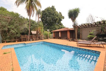 Casa para alugar com 560m², 7 quartos e 8 vagasÁrea comum - Piscina