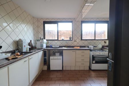 Casa para alugar com 560m², 7 quartos e 8 vagasCozinha 2