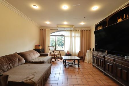 Casa para alugar com 560m², 7 quartos e 8 vagasSala