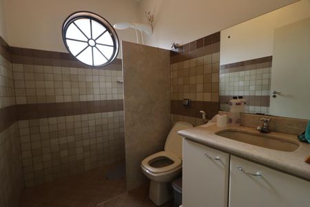 Casa para alugar com 560m², 7 quartos e 8 vagasBanheiro da Suíte 4