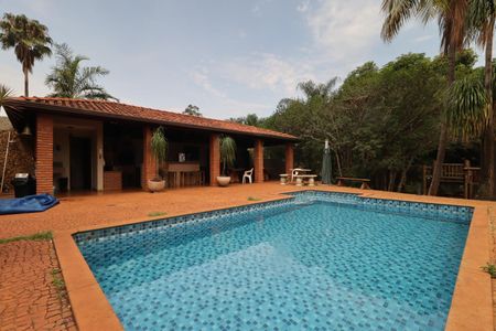 Casa para alugar com 560m², 7 quartos e 8 vagasÁrea comum - Piscina