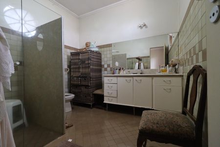 Casa para alugar com 560m², 7 quartos e 8 vagasBanheiro da Suíte 2