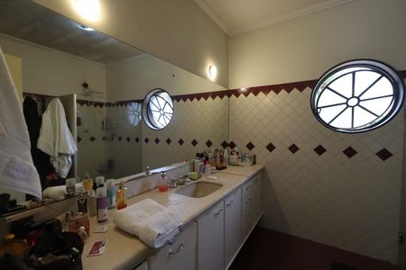 Casa para alugar com 560m², 7 quartos e 8 vagasBanheiro da Suíte 1