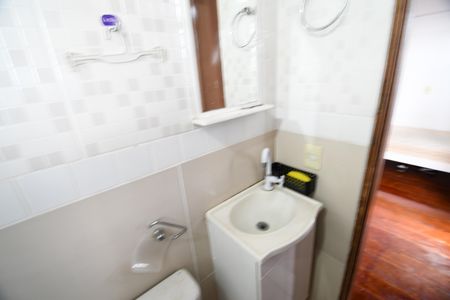 Banheiro Social de kitnet/studio para alugar com 1 quarto, 25m² em Cidade Universitária, Campinas