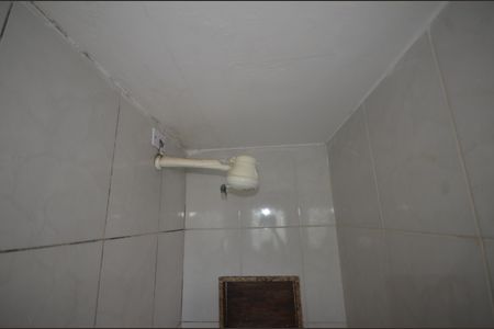 Banheiro de kitnet/studio para alugar com 1 quarto, 20m² em Irajá, Rio de Janeiro