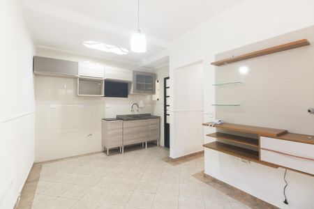 Sala  de casa de condomínio à venda com 2 quartos, 64m² em Chácara Seis de Outubro, São Paulo