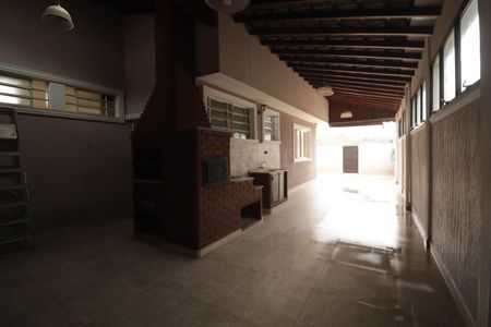 Casa para alugar com 500m², 3 quartos e 3 vagasQuintal