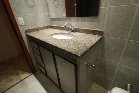 Casa para alugar com 500m², 3 quartos e 3 vagasBanheiro 1