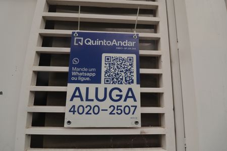 Casa para alugar com 500m², 3 quartos e 3 vagasFachada
