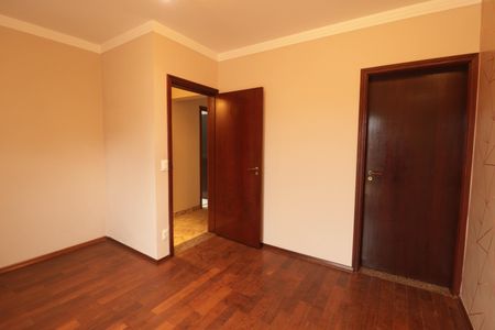Casa para alugar com 500m², 3 quartos e 3 vagasSuíte