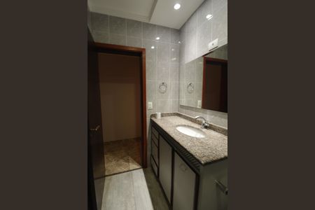 Casa para alugar com 500m², 3 quartos e 3 vagasBanheiro 2