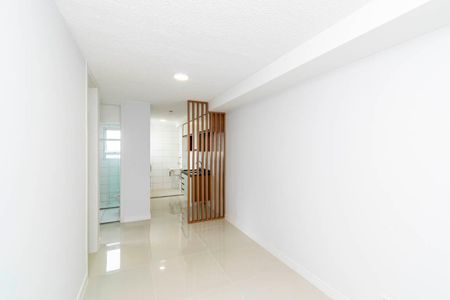 Sala de apartamento à venda com 2 quartos, 40m² em Bonsucesso, Rio de Janeiro