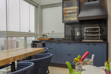 Apartamento à venda com 128m², 3 quartos e 3 vagas Apartamento à venda com 128m², 3 quartos e 3 vagasVaranda