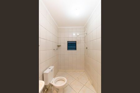 Banheiro de casa para alugar com 1 quarto, 40m² em Vila Ester, São Paulo