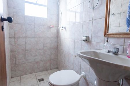 Banheiro Social de apartamento à venda com 2 quartos, 50m² em Floresta, Belo Horizonte