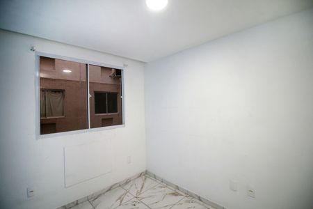 Quarto 2 de apartamento para alugar com 2 quartos, 50m² em Cordovil, Rio de Janeiro