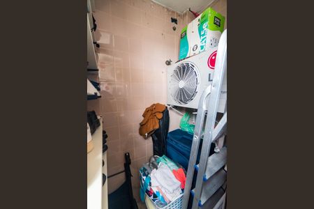 Apartamento à venda com 56m², 2 quartos e 1 vaga Apartamento à venda com 56m², 2 quartos e 1 vagaBanheiro de serviço