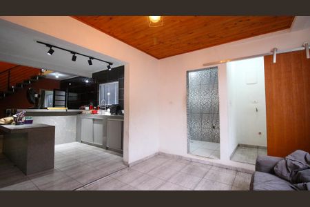 Sala de casa para alugar com 2 quartos, 200m² em Vila Tolstoi, São Paulo