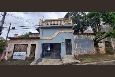 Casa à venda com 125m², 2 quartos e 1 vaga Casa à venda com 125m², 2 quartos e 1 vagaFachada