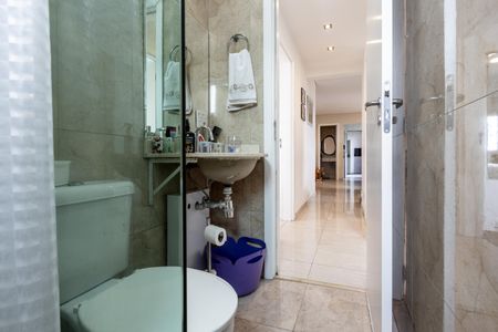 Apartamento à venda com 118m², 3 quartos e 3 vagasBanheiro do Corredor