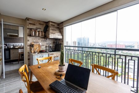 Apartamento à venda com 118m², 3 quartos e 3 vagasVaranda