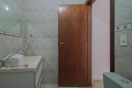 Banheiro suíte de casa para alugar com 2 quartos, 118m² em Vila Bocaina, Mauá