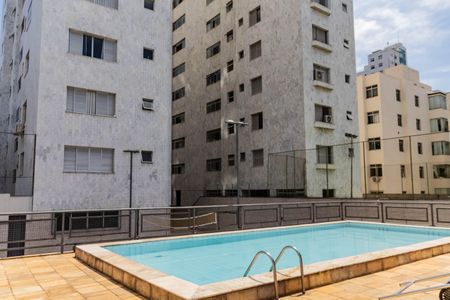Apartamento para alugar com 120m², 3 quartos e 2 vagasÁrea comum - Piscina