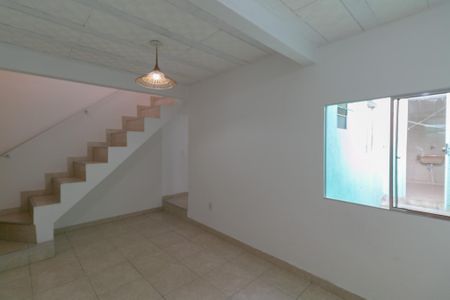 Sala de casa para alugar com 2 quartos, 120m² em Jardim Felicidade, Belo Horizonte