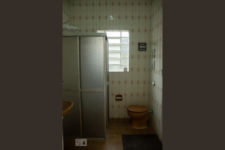 Casa à venda com 200m², 5 quartos e 3 vagasBanheiro casa 1