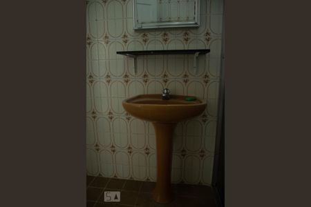 Casa à venda com 200m², 5 quartos e 3 vagasBanheiro casa 1