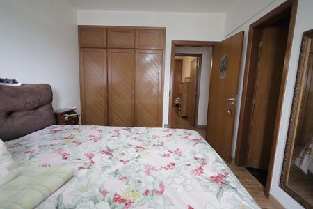 Apartamento à venda com 180m², 3 quartos e 2 vagasQuarto Suíte