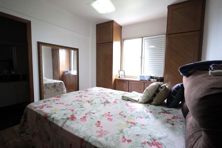 Apartamento à venda com 180m², 3 quartos e 2 vagasQuarto Suíte