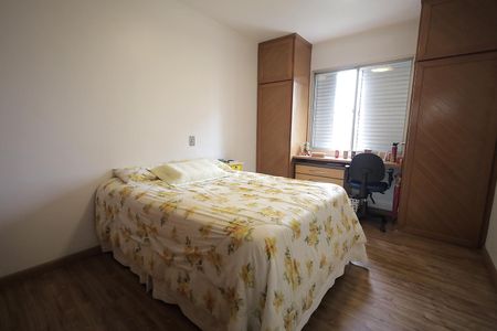 Apartamento à venda com 180m², 3 quartos e 2 vagasQuarto 1