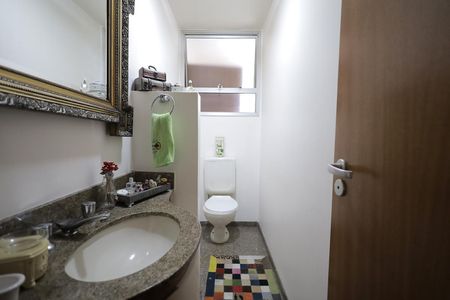 Apartamento à venda com 180m², 3 quartos e 2 vagasBanheiro 1