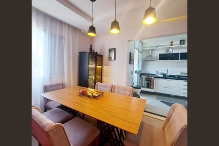 Apartamento à venda com 71m², 2 quartos e 1 vagaSala de Jantar