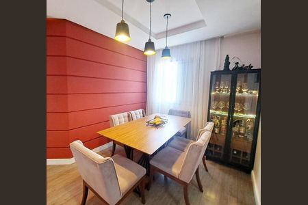 Apartamento à venda com 71m², 2 quartos e 1 vagaSala de Jantar