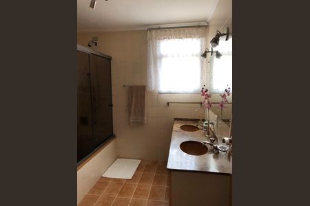 Banheiro de apartamento à venda com 3 quartos, 220m² em Bom Retiro, São Paulo