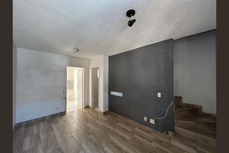 Sala de casa à venda com 2 quartos, 78m² em Canudos, Novo Hamburgo