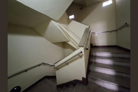 Apartamento para alugar com 73m², 2 quartos e 1 vagaEscadas