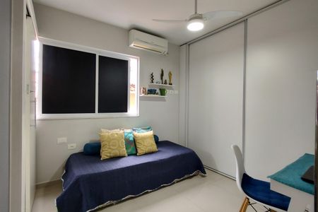 Casa de condomínio para alugar com 200m², 3 quartos e 4 vagasQuarto 2 - Suíte