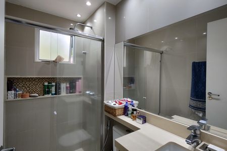 Casa de condomínio para alugar com 200m², 3 quartos e 4 vagasBanheiro da Suíte 1