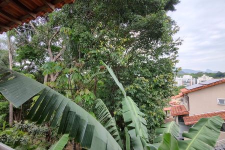 Casa de condomínio para alugar com 200m², 3 quartos e 4 vagasVista 