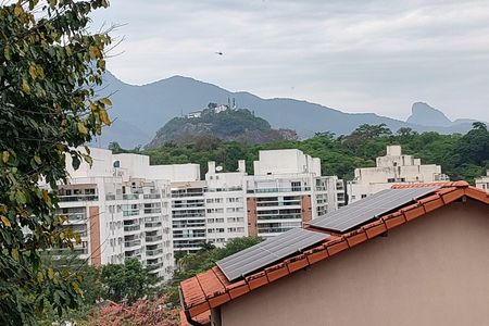 Casa de condomínio para alugar com 200m², 3 quartos e 4 vagasVista 