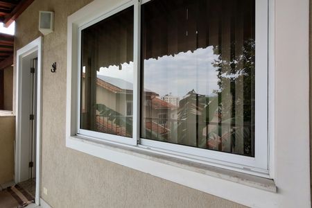 Casa de condomínio para alugar com 200m², 3 quartos e 4 vagasVaranda