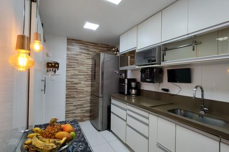 Casa de condomínio para alugar com 200m², 3 quartos e 4 vagasCozinha - Armários