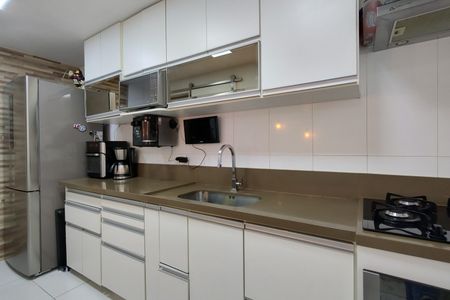 Casa de condomínio para alugar com 200m², 3 quartos e 4 vagasCozinha - Armários