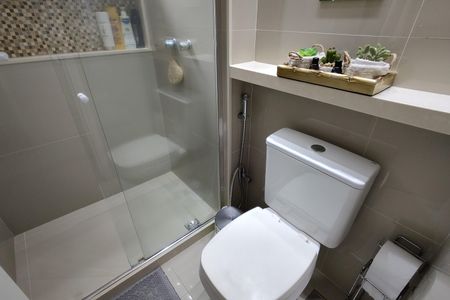 Casa de condomínio para alugar com 200m², 3 quartos e 4 vagasBanheiro da Suíte 2