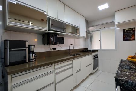 Casa de condomínio para alugar com 200m², 3 quartos e 4 vagasCozinha - Armários