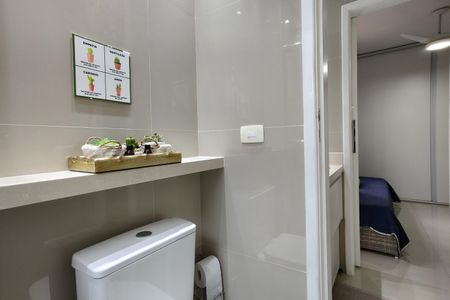 Casa de condomínio para alugar com 200m², 3 quartos e 4 vagasBanheiro da Suíte 2