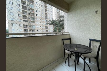Apartamento à venda com 57m², 2 quartos e 2 vagas Apartamento à venda com 57m², 2 quartos e 2 vagasVaranda